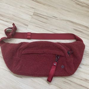 Sherpa lululemon sling or belt bag in deep red
